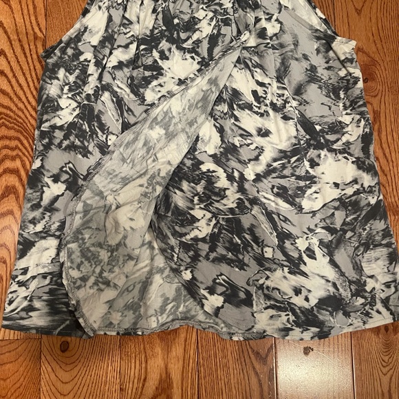 Fabletics Tank Top - Picture 2 of 2